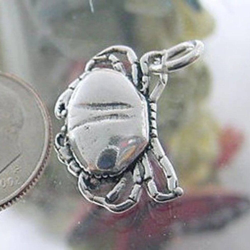 CRAB CHARM IN 3D. STERLING SILVER.